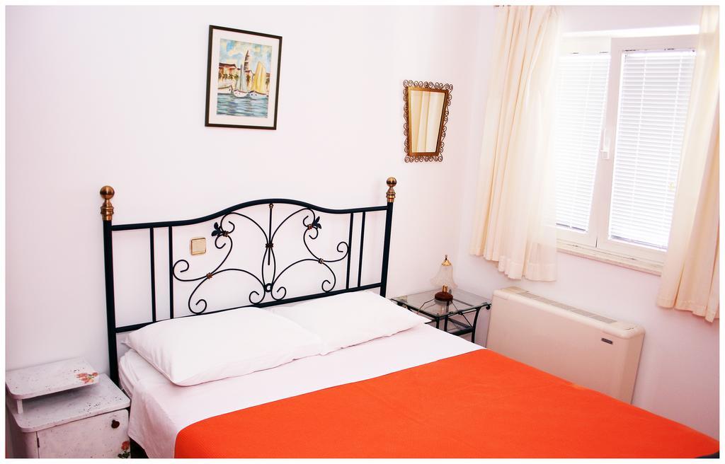Apartments Ruza Primošten Kamer foto